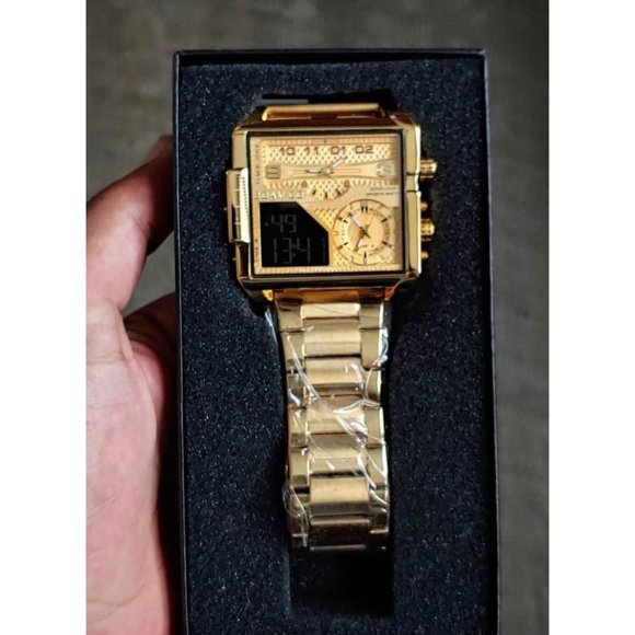 BOAMIGO Big Square Dial Chronograph Stainless Steel Watch for Men - Picture 3 of 9